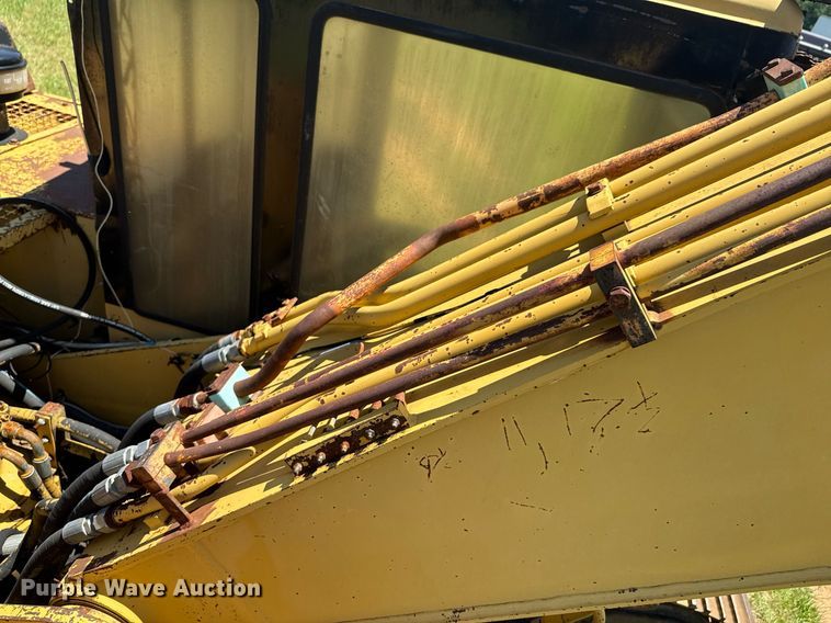 image for item DU9212 1991 Caterpillar EL200B excavator