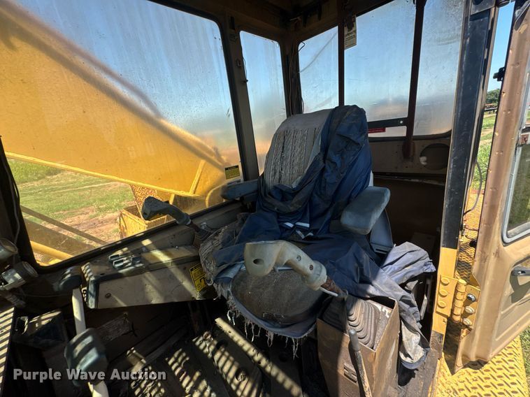 image for item DU9212 1991 Caterpillar EL200B excavator