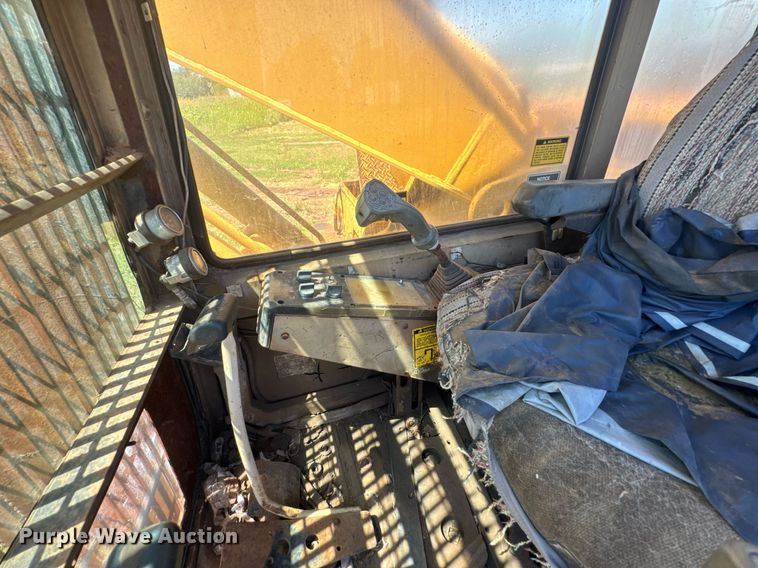 image for item DU9212 1991 Caterpillar EL200B excavator