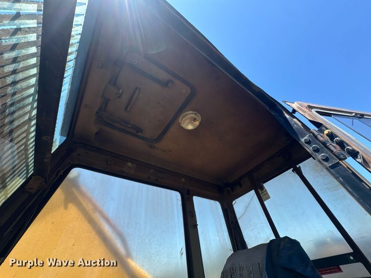 image for item DU9212 1991 Caterpillar EL200B excavator