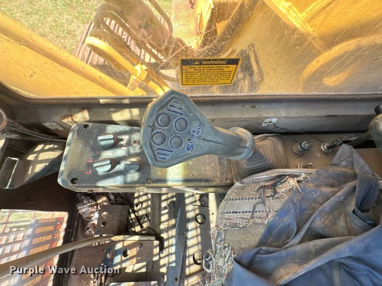 image for item DU9212 1991 Caterpillar EL200B excavator