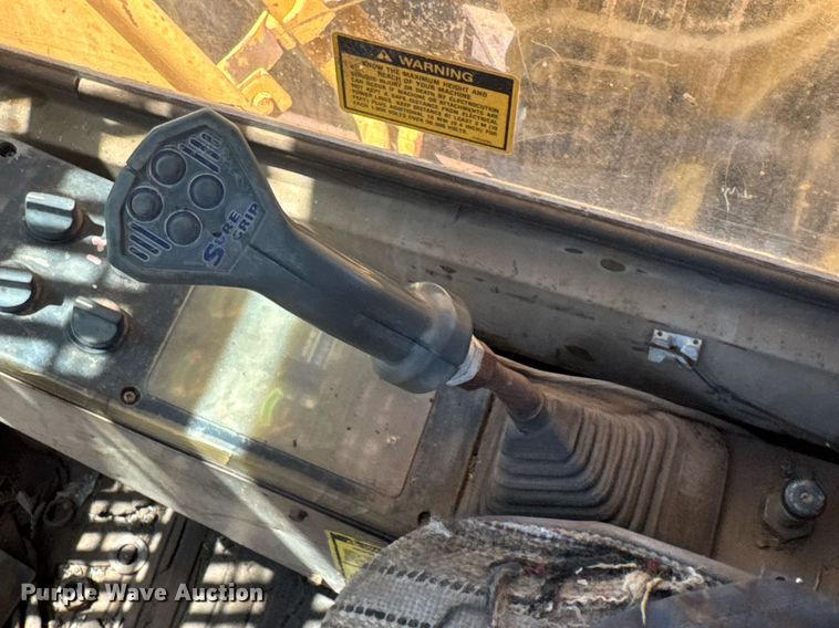 image for item DU9212 1991 Caterpillar EL200B excavator