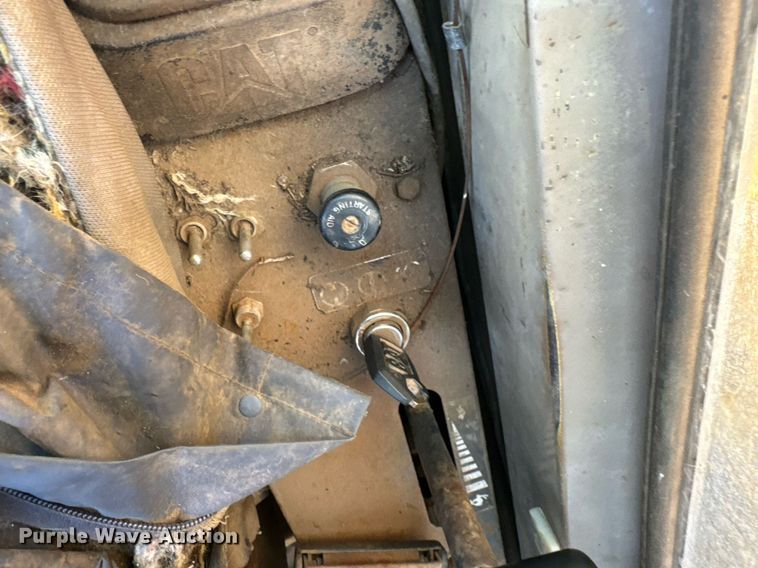 image for item DU9212 1991 Caterpillar EL200B excavator