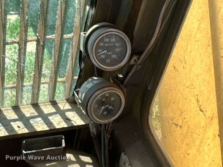 image for item DU9212 1991 Caterpillar EL200B excavator