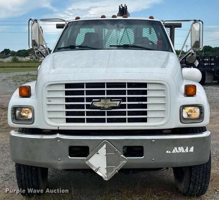 image for item DU9227 2001 Chevrolet C7500 winch truck