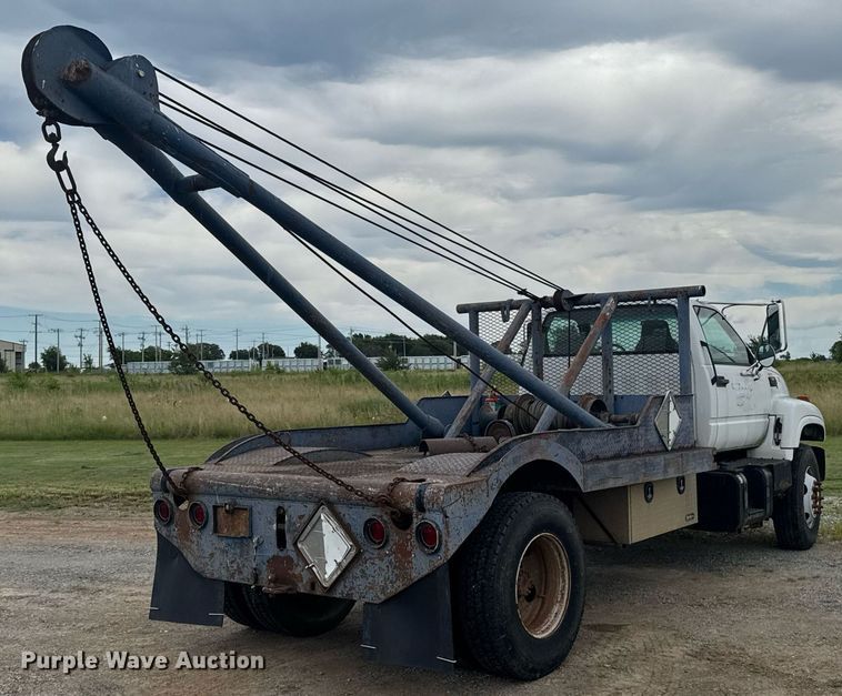 image for item DU9227 2001 Chevrolet C7500 winch truck