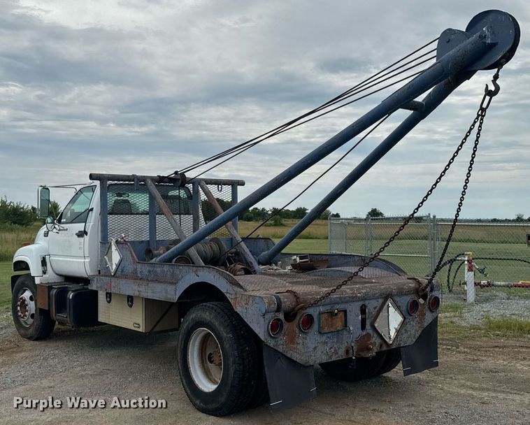 image for item DU9227 2001 Chevrolet C7500 winch truck