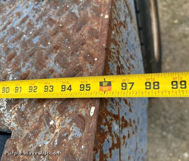 image for item DU9227 2001 Chevrolet C7500 winch truck