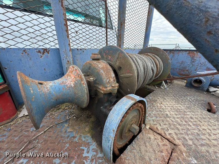 image for item DU9227 2001 Chevrolet C7500 winch truck