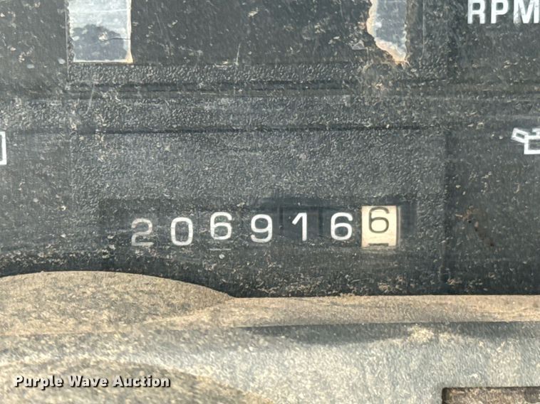 image for item DU9227 2001 Chevrolet C7500 winch truck