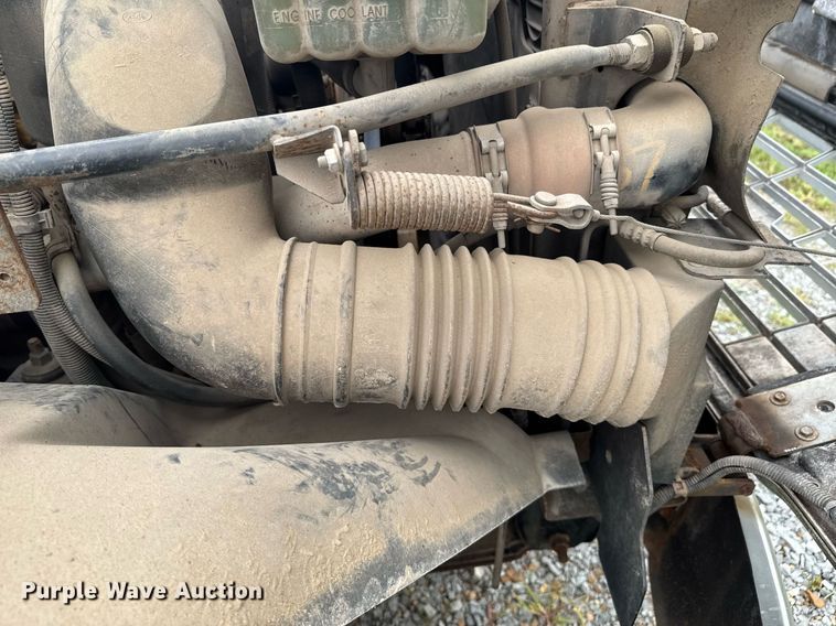 image for item DU9227 2001 Chevrolet C7500 winch truck