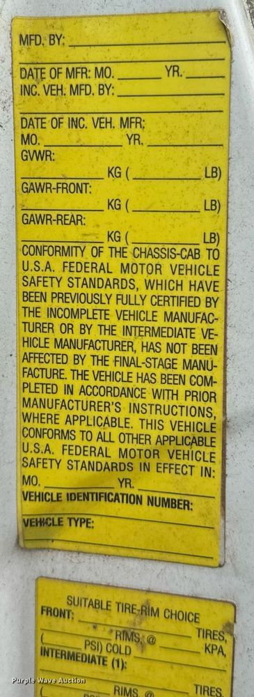 image for item DU9227 2001 Chevrolet C7500 winch truck