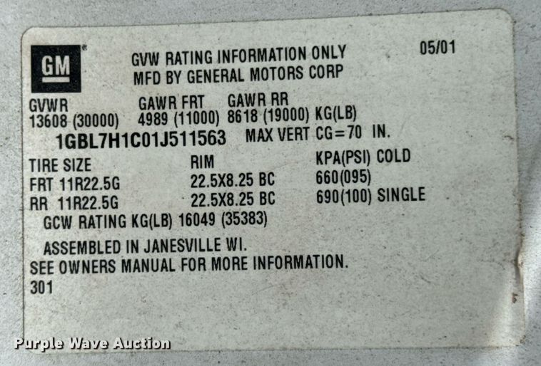 image for item DU9227 2001 Chevrolet C7500 winch truck