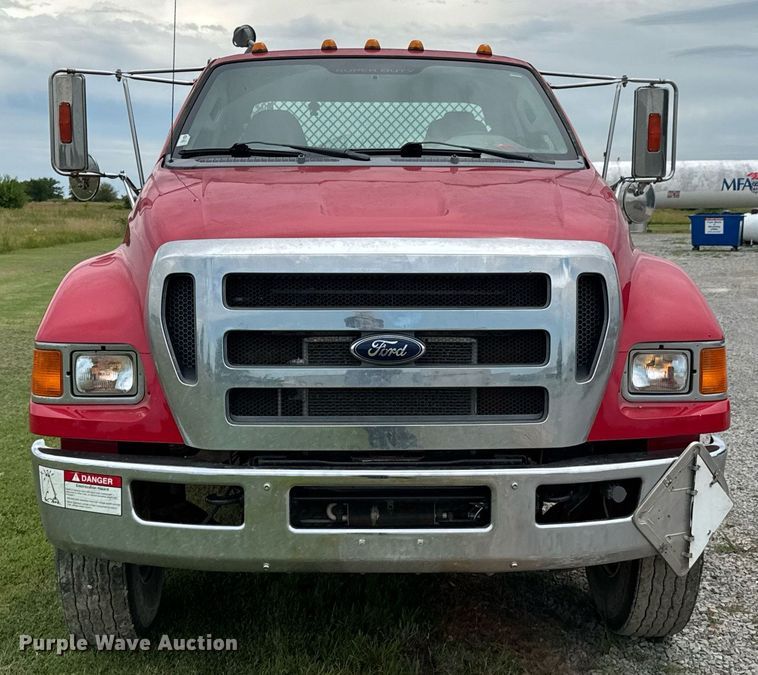 image for item DU9231 2015 Ford F650 utility / service truck