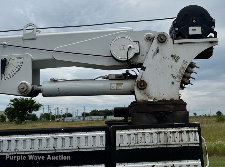 image for item DU9231 2015 Ford F650 utility / service truck