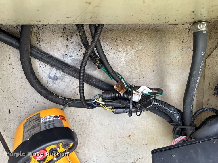 image for item DU9231 2015 Ford F650 utility / service truck