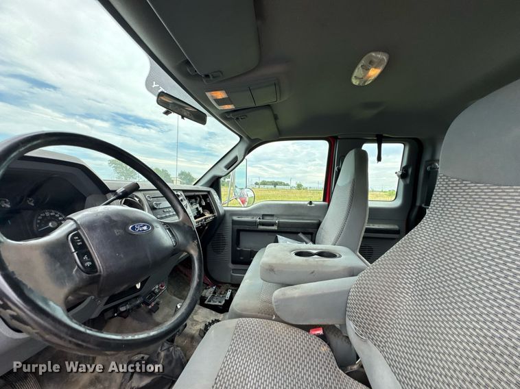 image for item DU9231 2015 Ford F650 utility / service truck