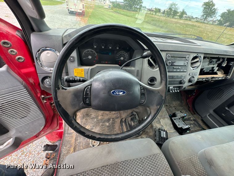 image for item DU9231 2015 Ford F650 utility / service truck