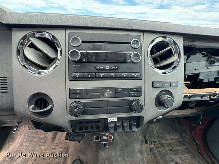 image for item DU9231 2015 Ford F650 utility / service truck