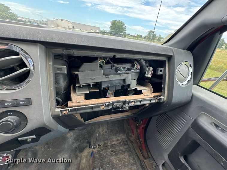 image for item DU9231 2015 Ford F650 utility / service truck