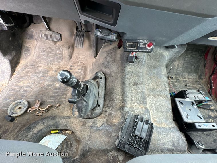 image for item DU9231 2015 Ford F650 utility / service truck