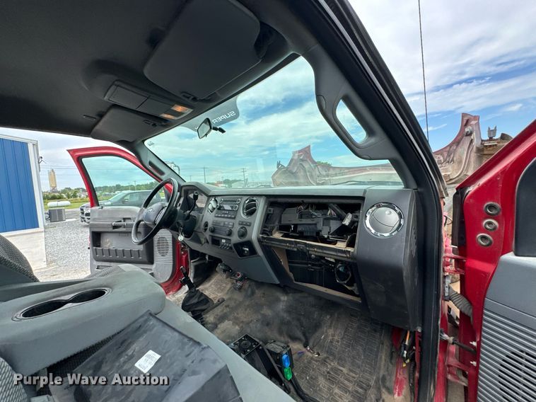 image for item DU9231 2015 Ford F650 utility / service truck