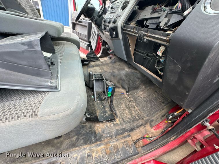 image for item DU9231 2015 Ford F650 utility / service truck