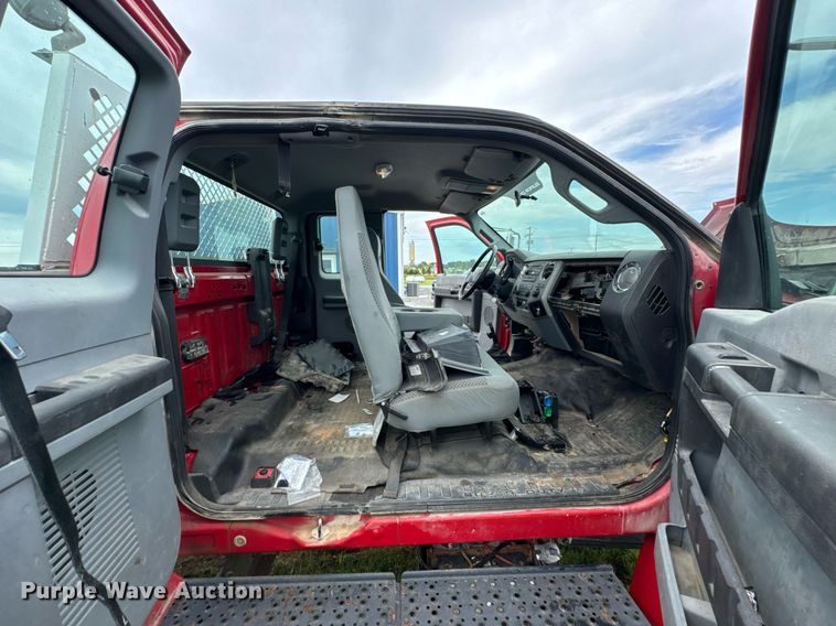 image for item DU9231 2015 Ford F650 utility / service truck