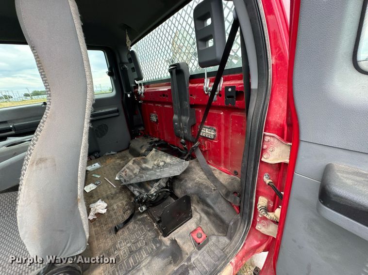 image for item DU9231 2015 Ford F650 utility / service truck