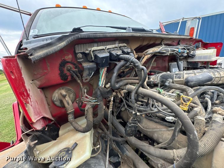 image for item DU9231 2015 Ford F650 utility / service truck