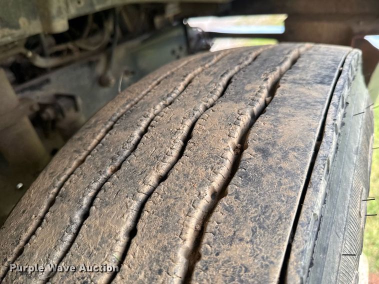 image for item DU9231 2015 Ford F650 utility / service truck