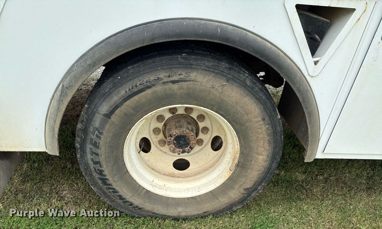 image for item DU9231 2015 Ford F650 utility / service truck