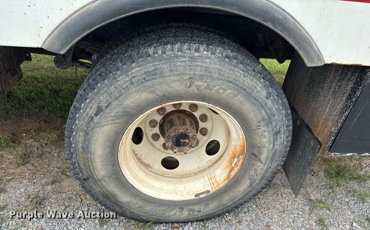 image for item DU9231 2015 Ford F650 utility / service truck