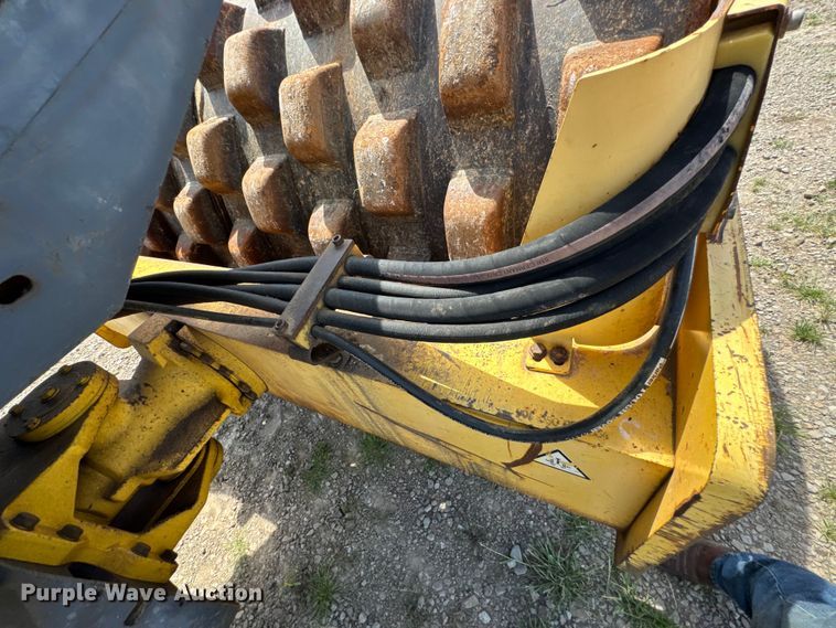 image for item DU9236 Bomag BW211 PD-3 single drum vibratory roller