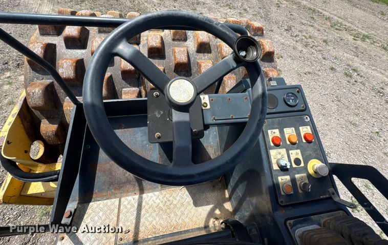 image for item DU9236 Bomag BW211 PD-3 single drum vibratory roller