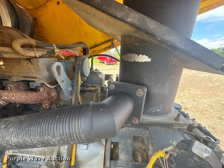 image for item DU9236 Bomag BW211 PD-3 single drum vibratory roller