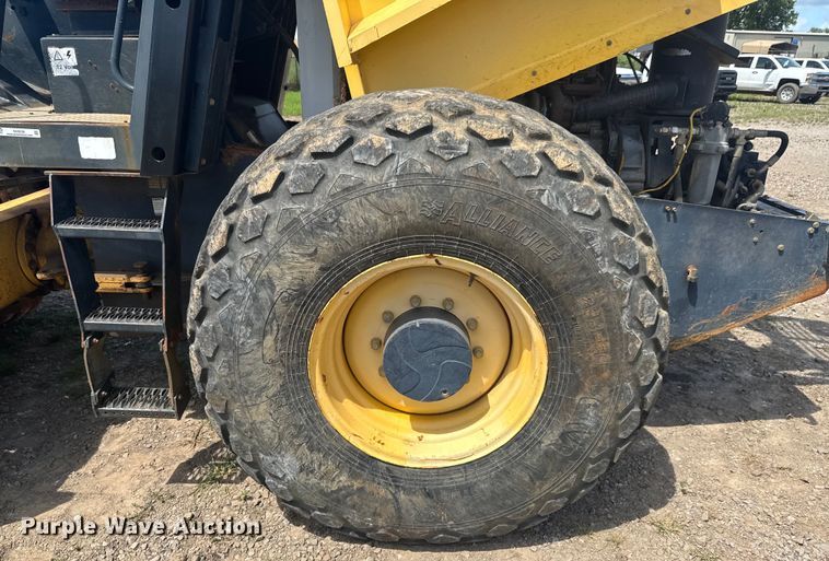 image for item DU9236 Bomag BW211 PD-3 single drum vibratory roller