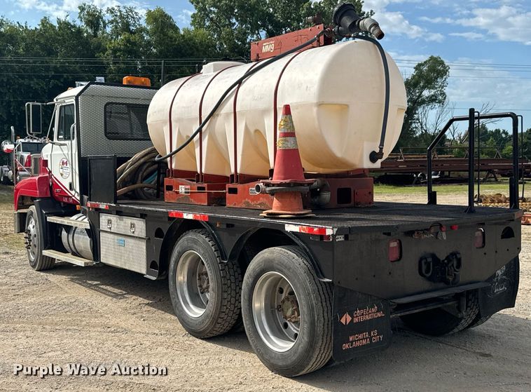 image for item DU9254 1998 Mack CH613 flatbed truck with mud mixing system