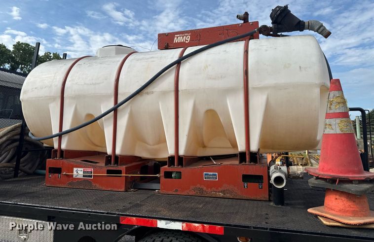 image for item DU9254 1998 Mack CH613 flatbed truck with mud mixing system