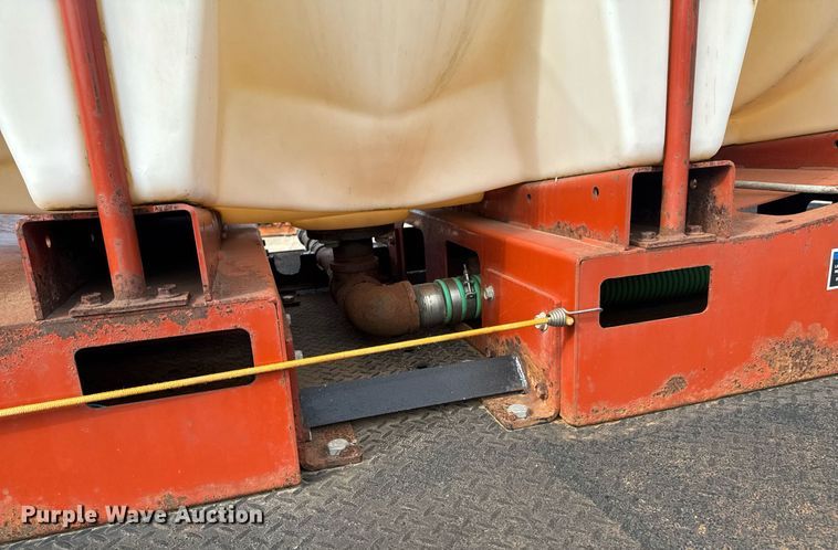 image for item DU9254 1998 Mack CH613 flatbed truck with mud mixing system