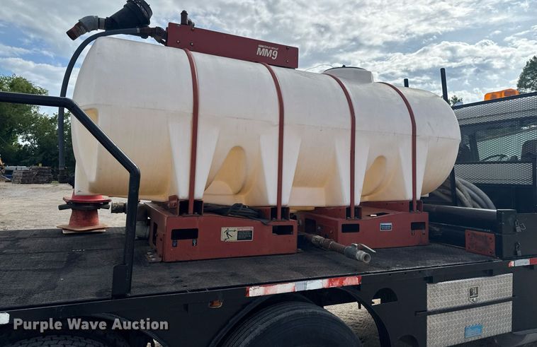 image for item DU9254 1998 Mack CH613 flatbed truck with mud mixing system