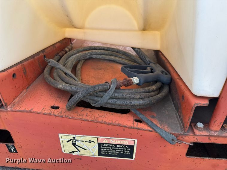 image for item DU9254 1998 Mack CH613 flatbed truck with mud mixing system