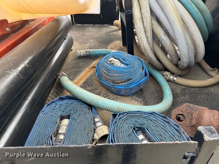 image for item DU9254 1998 Mack CH613 flatbed truck with mud mixing system