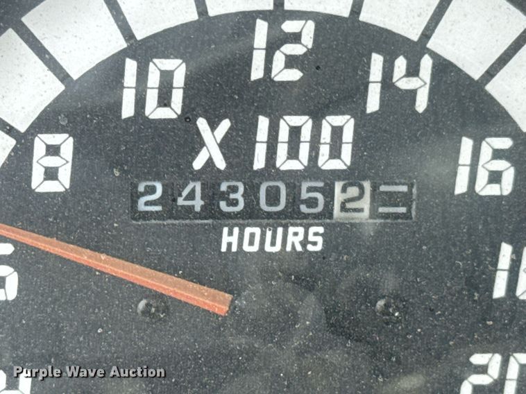 image for item DU9254 1998 Mack CH613 flatbed truck with mud mixing system