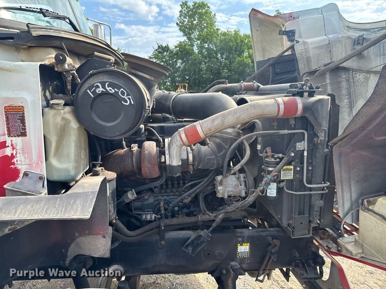 image for item DU9254 1998 Mack CH613 flatbed truck with mud mixing system