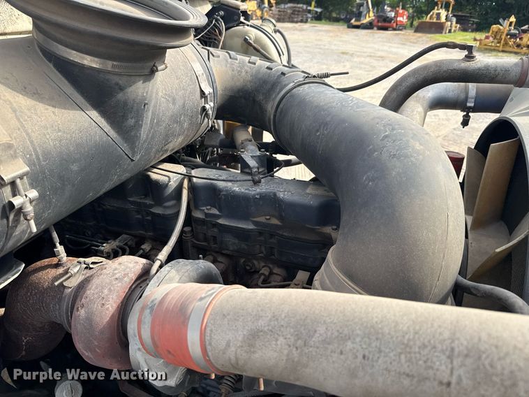 image for item DU9254 1998 Mack CH613 flatbed truck with mud mixing system