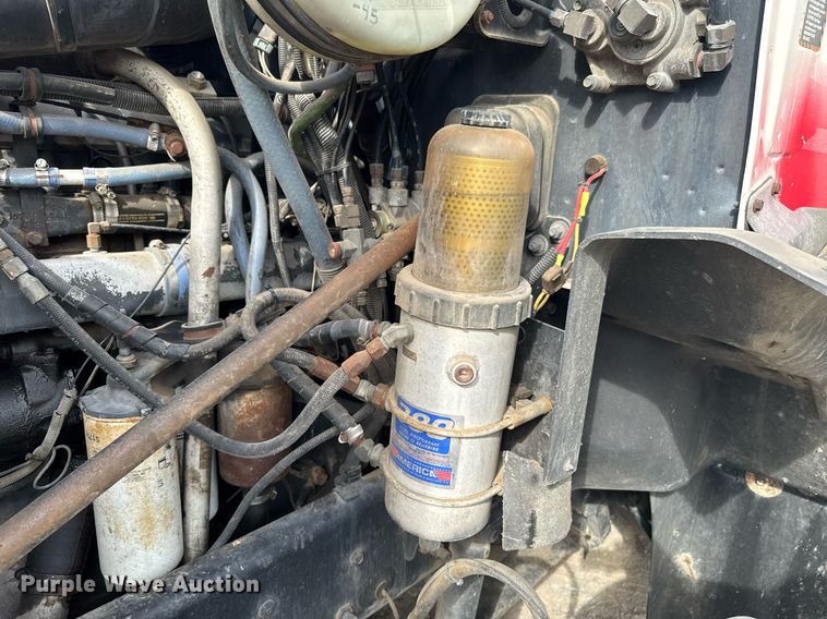 image for item DU9254 1998 Mack CH613 flatbed truck with mud mixing system