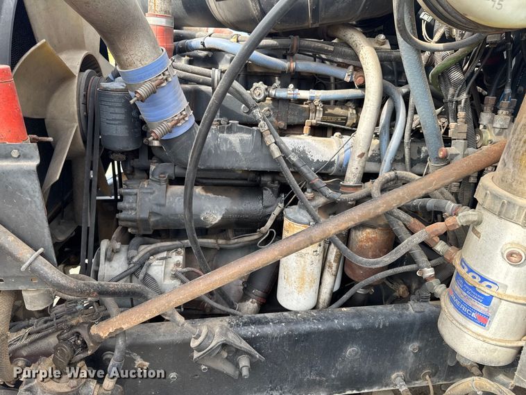 image for item DU9254 1998 Mack CH613 flatbed truck with mud mixing system