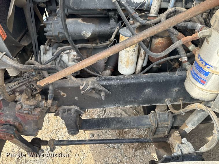 image for item DU9254 1998 Mack CH613 flatbed truck with mud mixing system