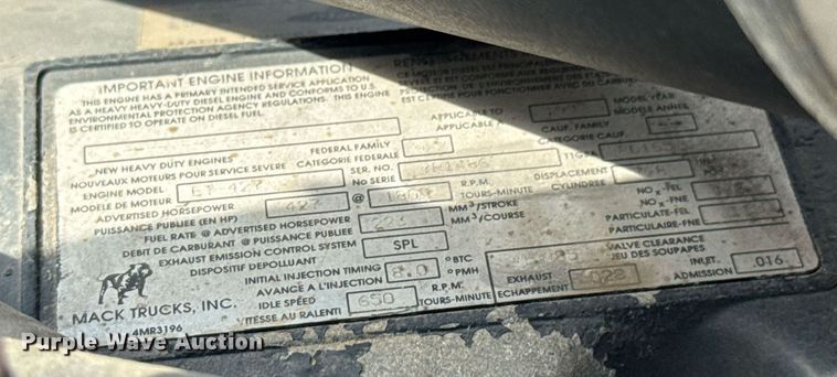 image for item DU9254 1998 Mack CH613 flatbed truck with mud mixing system